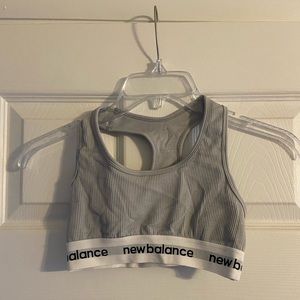 size small new balance sports bra